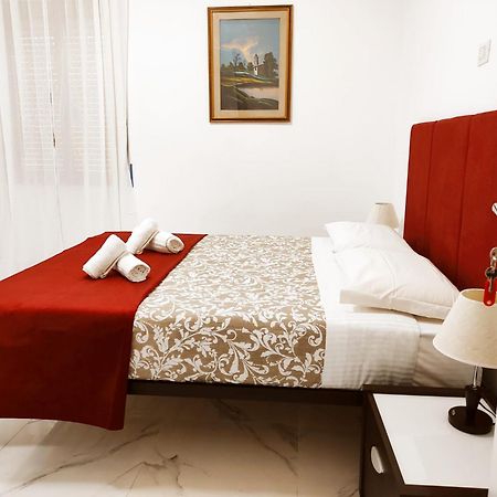 Stazione Telese 41 Bed & Breakfast โรม ภายนอก รูปภาพ